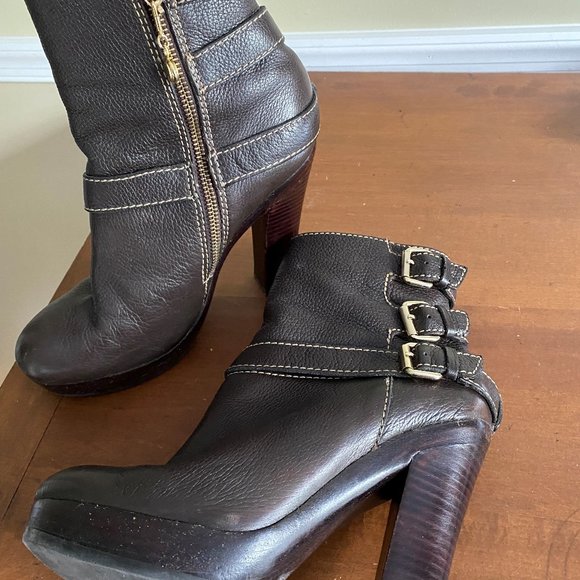 Juicy Couture leather booties, size 8 Brown - Picture 1 of 2